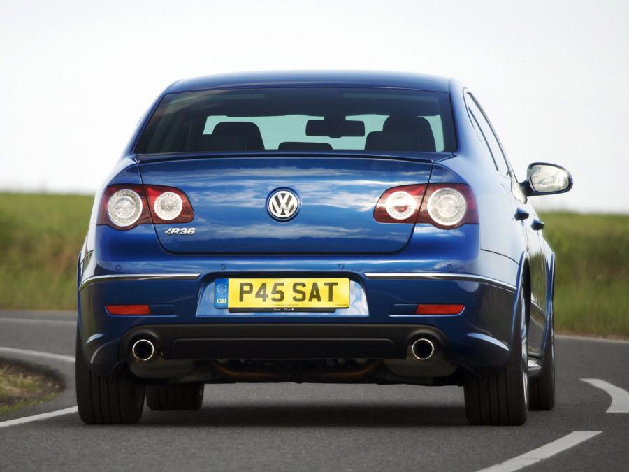  Volkswagen Passat R36 2006 года  (фото 10 из 13)